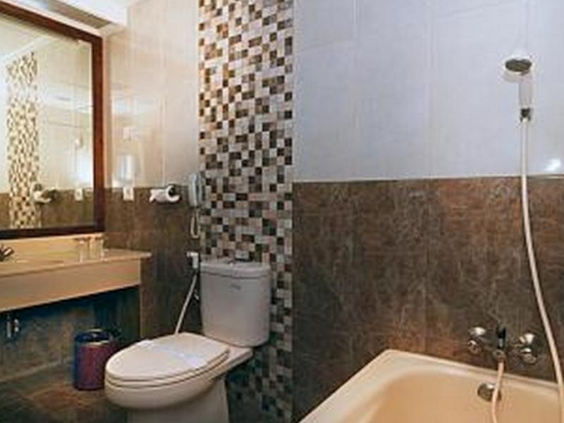 Weta International Hotel Surabaya Exterior foto