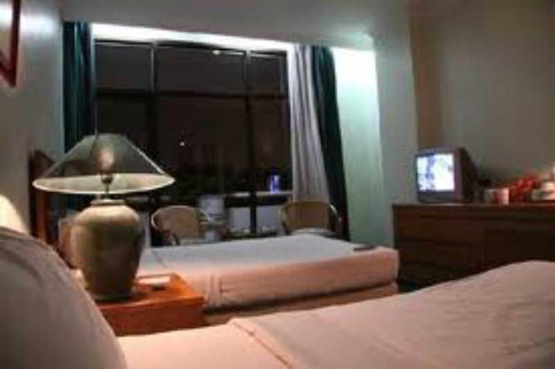 Weta International Hotel Surabaya Exterior foto