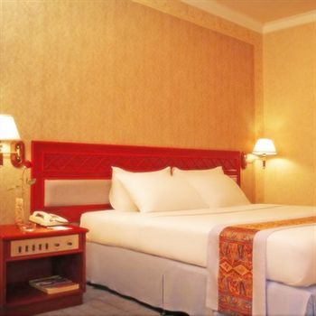 Weta International Hotel Surabaya Exterior foto