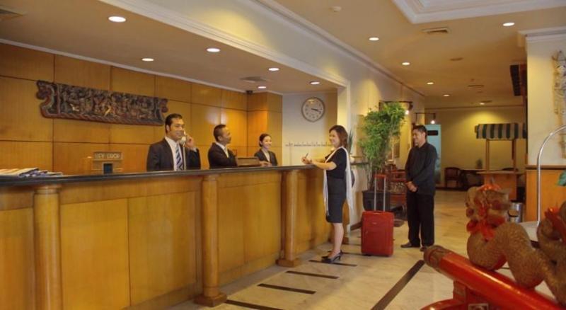 Weta International Hotel Surabaya Exterior foto